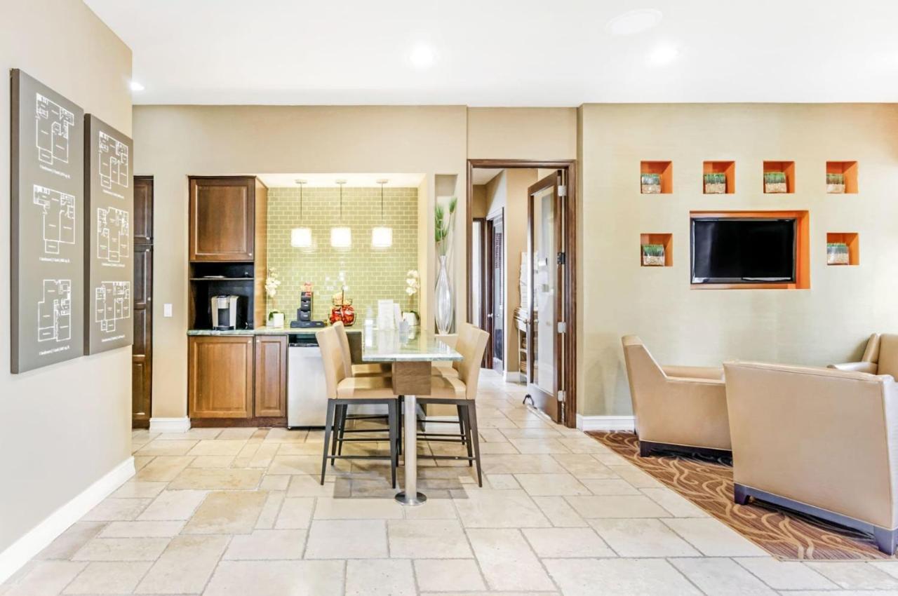 Stunning & Spacious Apartments At Miramar Lakes In South Florida Bagian luar foto